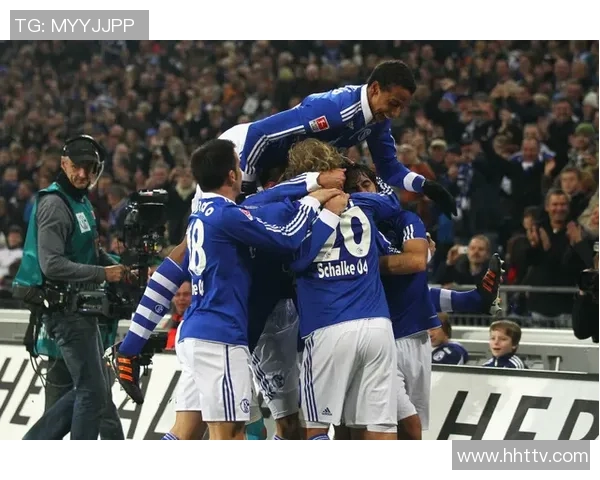 多特蒙德与弗赖堡的激烈对决回顾及精彩瞬间分析 多特蒙德与弗赖堡的激烈对决回顾及精彩瞬间分析