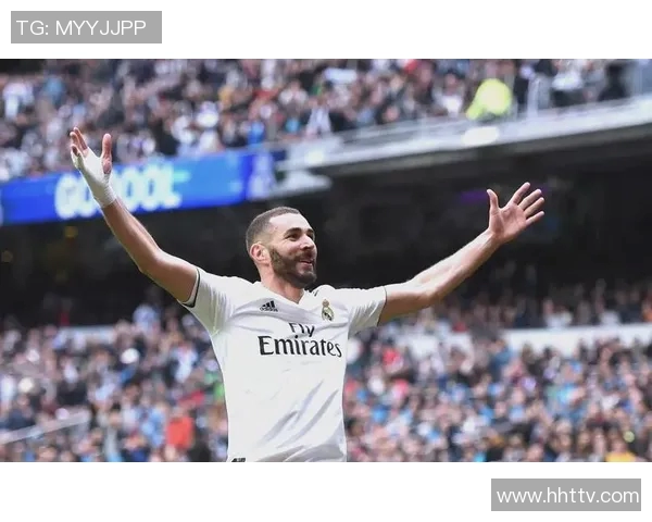 本泽马的传奇之路:从青涩少年到世界足球巨星的蜕变与成就 本泽马的传奇之路:从青涩少年到世界足球巨星的蜕变与成就