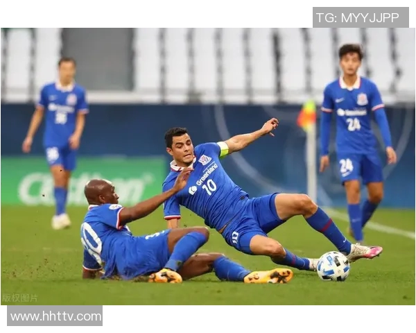 柏斯光荣与悉尼FC的激烈对决展现足球魅力与团队精神 柏斯光荣与悉尼FC的激烈对决展现足球魅力与团队精神