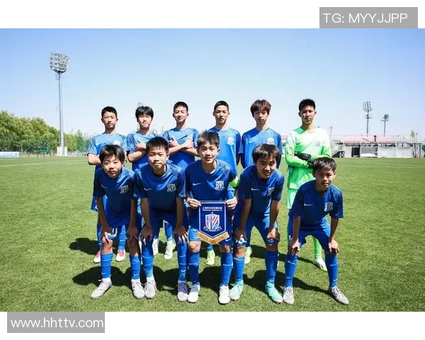 上海足球队灵活战术解析与球队发展新趋势探讨 上海足球队灵活战术解析与球队发展新趋势探讨