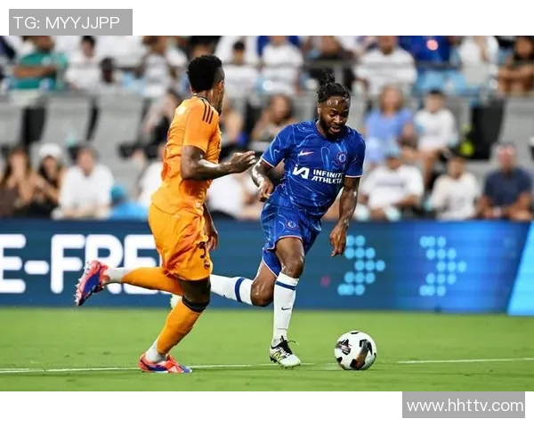 切尔西更衣室风波升级斯特林与恩佐训练场激烈冲突引发热议 切尔西更衣室风波升级斯特林与恩佐训练场激烈冲突引发热议