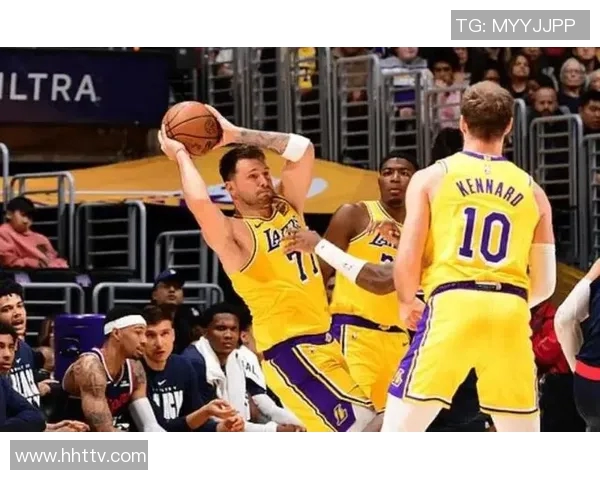 湖人对决快船的激烈较量29号赛场见证洛城德比的巅峰对决 湖人对决快船的激烈较量29号赛场见证洛城德比的巅峰对决