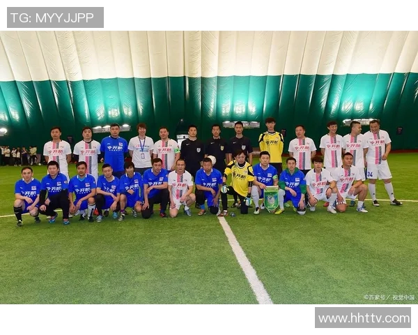 职业足球球员如何平衡竞技生涯与商业发展之路的挑战与机遇